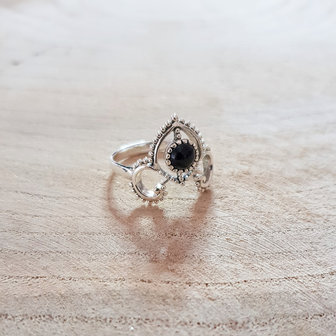 Zilveren ring met onyx