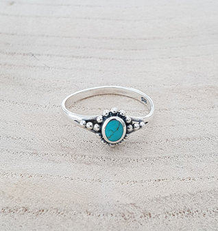 Ring van zilver met turquoise steentje