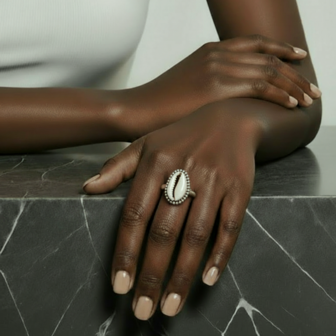 Zilveren ring met schelp