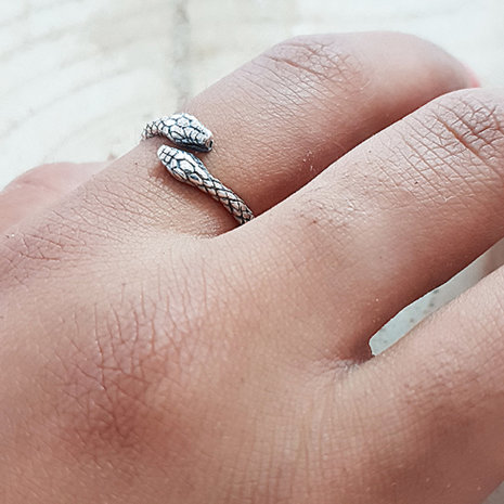 Slangen ring van zilver