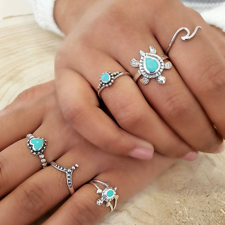 Zilveren ring met turquoise hartje en stippelrandje