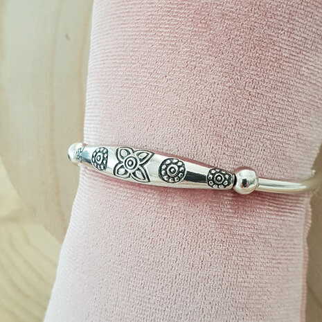 Zilveren armband met boho flowers