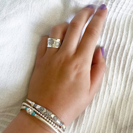 Zilveren armband met boho flowers