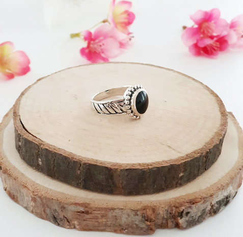 Zilveren ring met steen