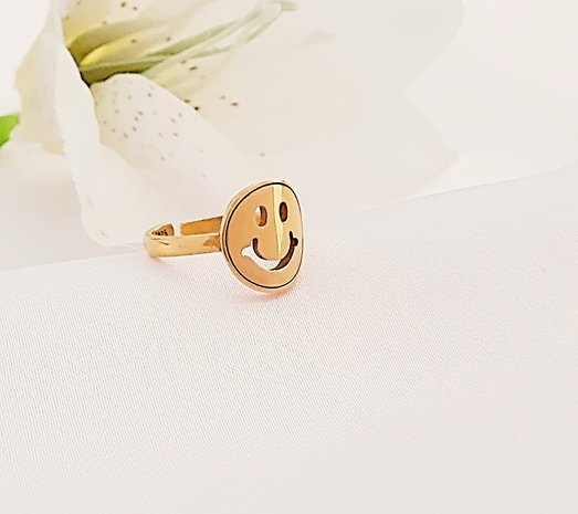 Gouden smily ring