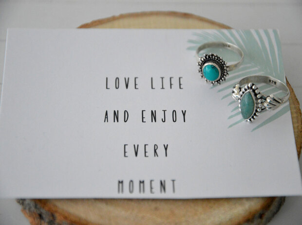 Ring van zilver met turquoise steen 