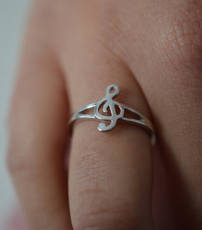 ring zilver met muzieknootje