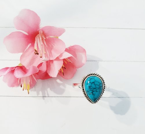 Zilveren ring met turquoise steen