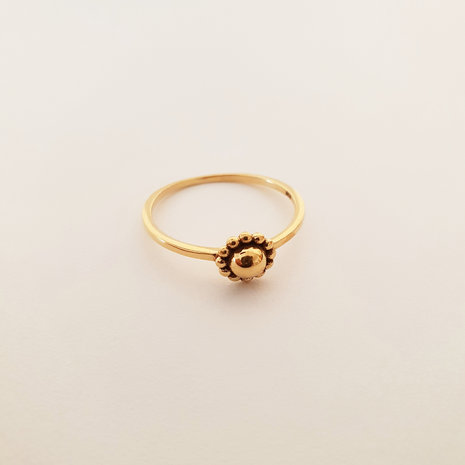 Goldplated ring met bloemetje