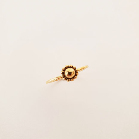 Golden flower ring